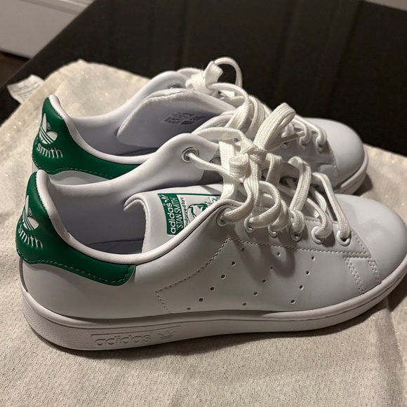 Adidas Stan Smith White and Green Sneakers - Picture 3 of 7